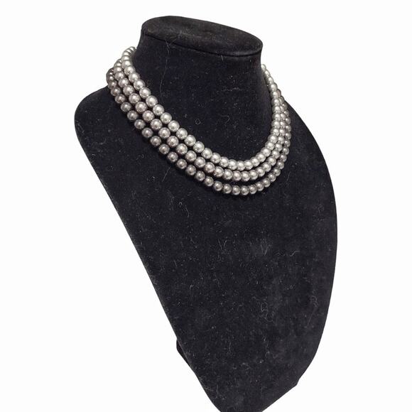 Retro Triple Strand Pearl Necklace Choker Gray Costume Jewelry Classic 1960's - Picture 1 of 7
